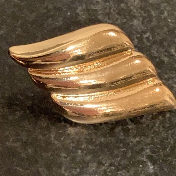 1980s Vintage Style Stud Earrings, 18k Gold Plated Sculptural Design Unisex Gift - Picture 5 of 12